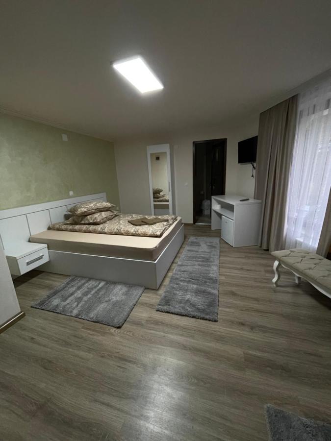 Conacul Pestera Ursilor Chiscau Extérieur photo