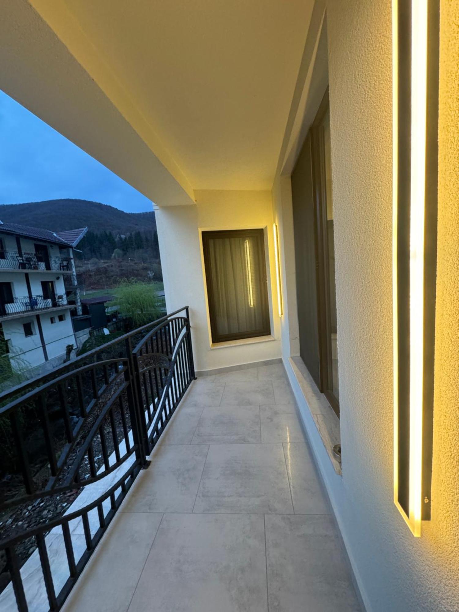 Conacul Pestera Ursilor Chiscau Extérieur photo